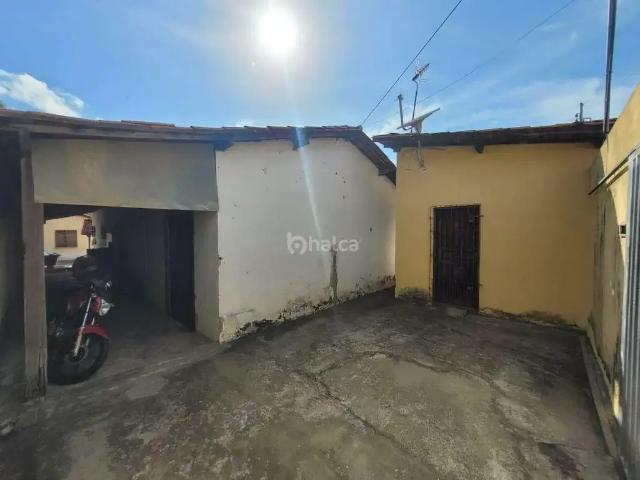 Casa / Sobrado Comercial para Venda em Teresina/PI Dirceu 3 Quartos