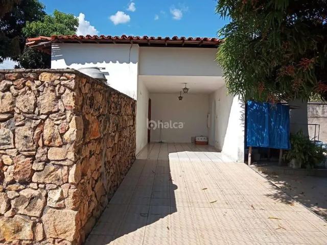 Casa / Sobrado Comercial para Venda em Teresina/PI Jóquei 3 Quartos
