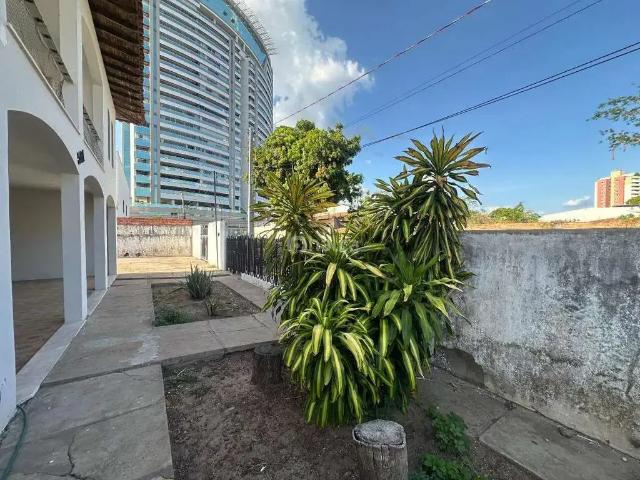 Casa / Sobrado Comercial para Venda em Teresina/PI São Cristóvão 6 Quartos