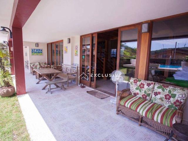 Casa / Sobrado Comercial para Venda em Ubatuba/SP Perequê Açu 9 Quartos