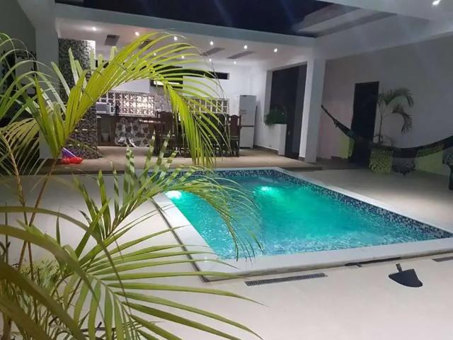Casa / Sobrado Comercial para Venda em Ubatuba/SP Perequê Açu 9 Quartos