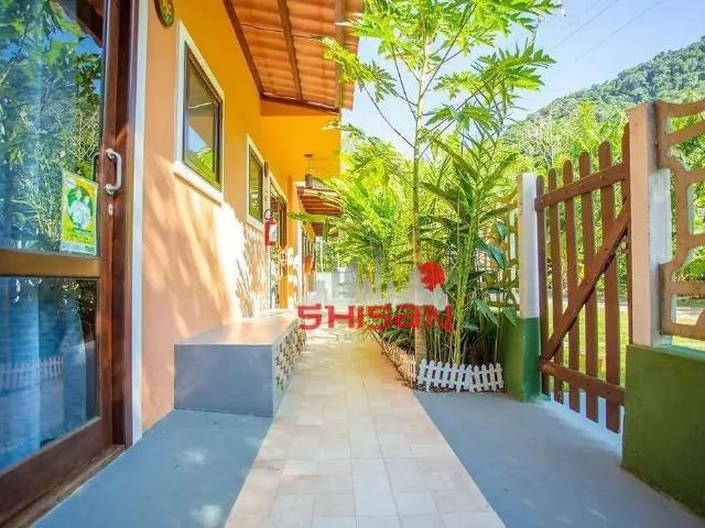 Casa / Sobrado Comercial para Venda em Ubatuba/SP Lagoinha 8 Quartos