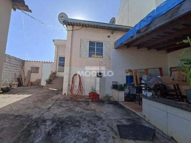 Casa / Sobrado Comercial para Venda em Uberlândia/MG Osvaldo Rezende 7 Quartos