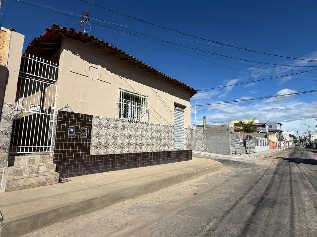 Casa / Sobrado Comercial para Venda em Vitória da Conquista/BA Alto Maron