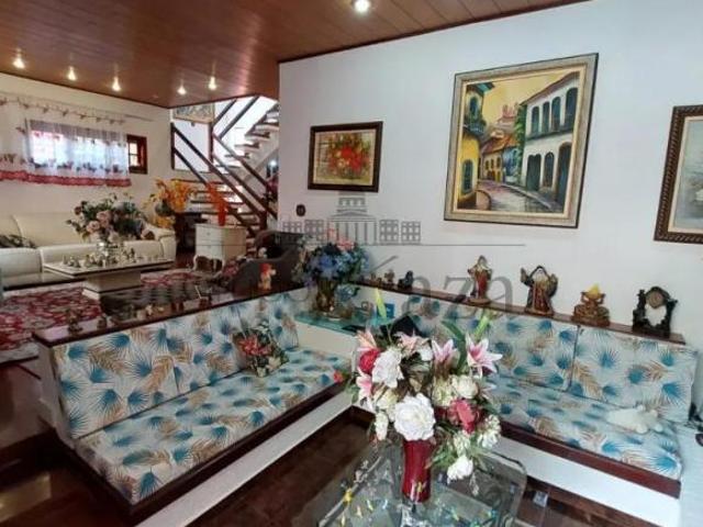 Casa Sobrado Condomínio Condomínio Jardim das Colinas 4 Dormitórios 434m² 2 Terrenos Estud