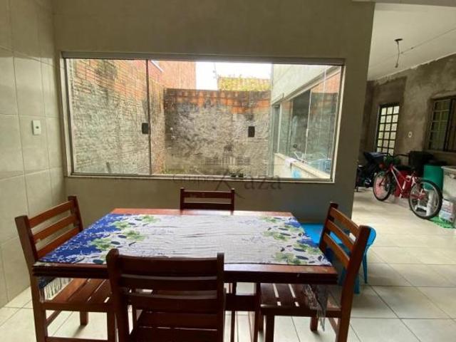 Casa Sobrado Conjunto Residencial Dom Pedro I 4 Dormitórios 140m²