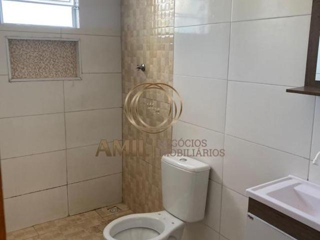Casa sobrado / Campos de São José / 02 dormitórios / 01 suíte / terreno 125 m²/ Área construída 112