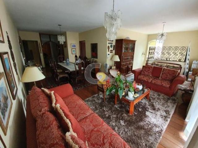 Casa Sobrado á venda Vila Madalena, 3 quartos, 1 suíte,4 vagas de garagem