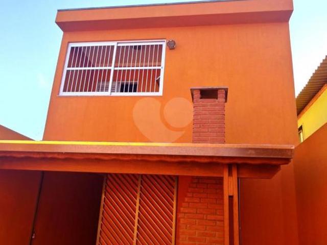 Casa Sobrado à venda com 217m² 3 quartos 2 suítes 2 vagas no Butantã