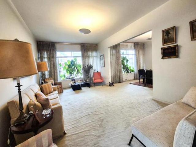 Casa sobrado à venda com 4 quartos e 4 vagas no Pacaembu