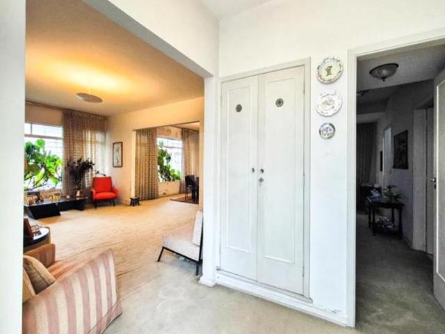Casa sobrado à venda com 4 quartos e 4 vagas no Pacaembu