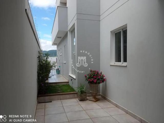 Casa Sobrado à venda no Bairro Horto de Santo Antônio em Jundiaí/SP