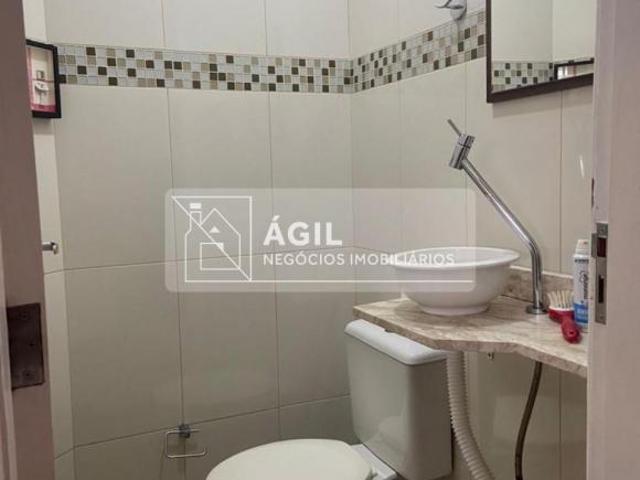 Casa sobrado a venda no condomínio Quinta dos Ipês São José dos Campos SP A.C.: 75m² A.T.: 125m