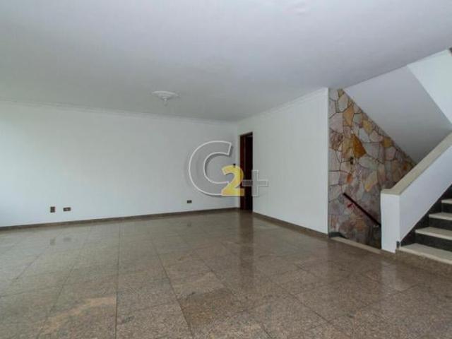 Casa sobrado a Sumaré com 3 quartos sendo 1 Suíte com 4 vagas de garagem