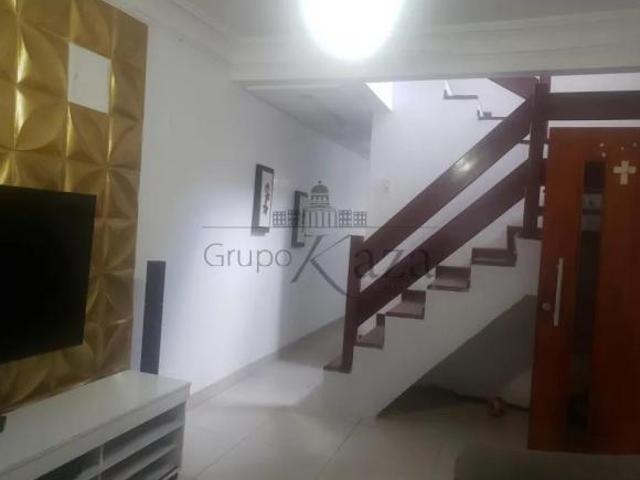 Casa Sobrado Altos do Bosque 3 Dormitórios 220m²