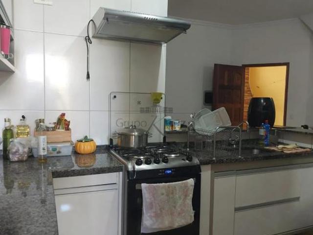 Casa Sobrado Altos da Vila Paiva 3 Dormitórios 142m²