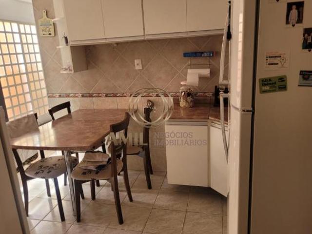 Casa Sobrado / Bosque dos Eucaliptos /04 dormitórios / 02 suítes / 135 m²/ São José dos Campos