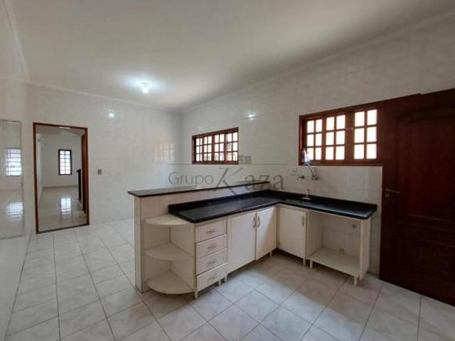 Casa Sobrado Bosque dos Eucaliptos 3 Dormitórios 125m²