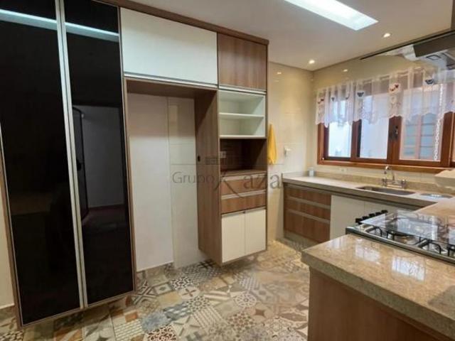 Casa Sobrado Bosque dos Eucaliptos 3 Dormitórios 170,65m²
