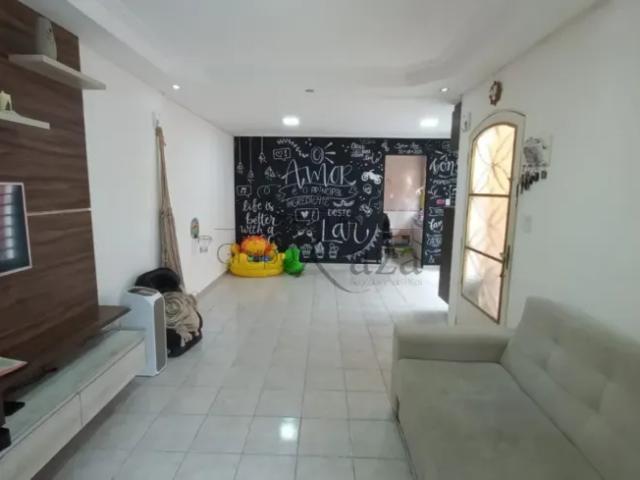 Casa Sobrado Bosque dos Eucaliptos 4 Dormitórios 135m²