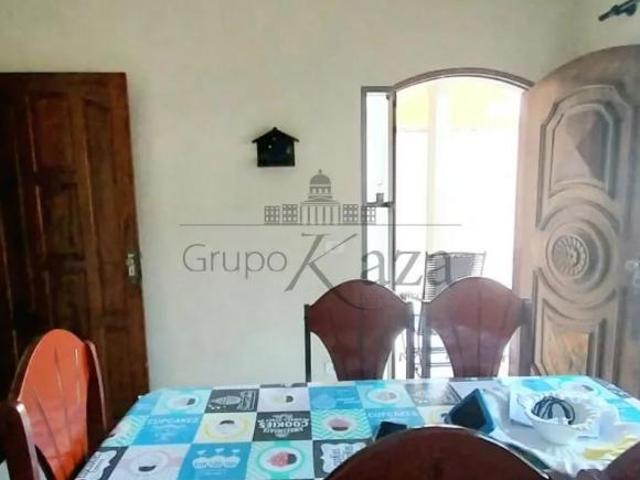 Casa Sobrado Bosque dos Ipês 4 Dormitórios 220m²