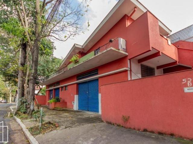 Casa sobrado de 288 m², Saúde, 1 suíte, depósito