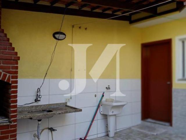 Casa sobrado de 80m², 2 Suítes e 2 Vagas