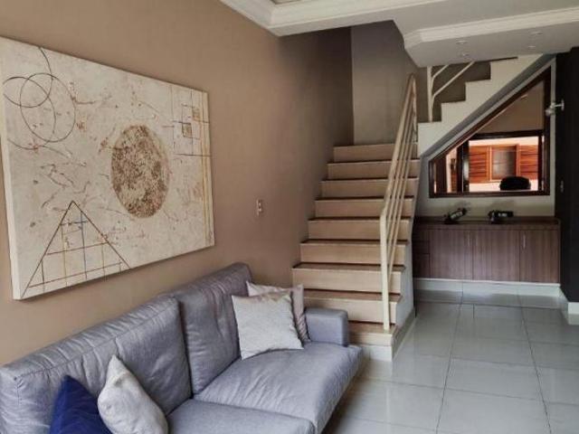 Casa Sobrado de Condomínio com 4 Quartos à venda, 283 m² por R$ 1.200.000 Condomínio Valença Sor
