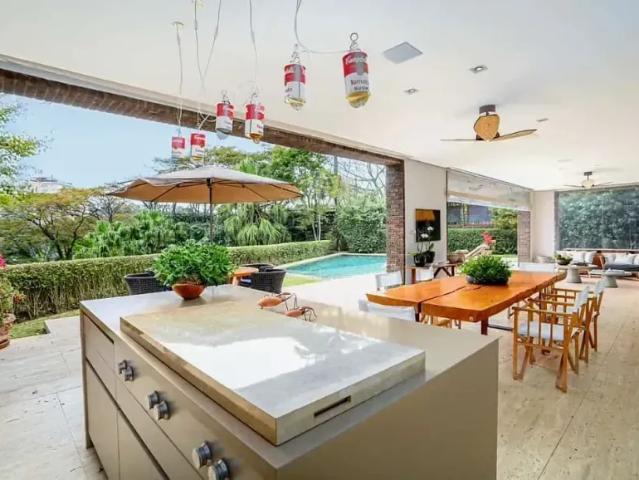 Casa sobrado de alto padrão à venda e locação na Cidade Jardim em São Paulo SP