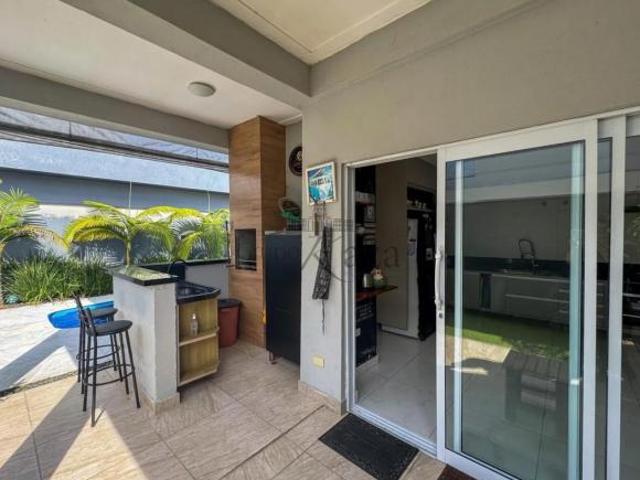 Casa Sobrado em Condomínio Bosque dos Manacás bairro Jardim Jacinto 3 Dormitórios 210m²