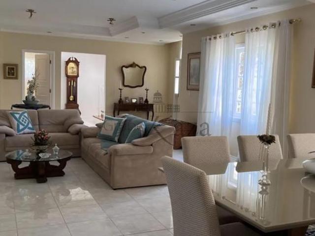 Casa Sobrado em Condomínio Fazenda Lago Azul 5 Dormitórios 555m²