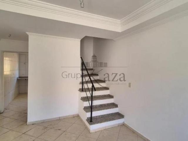 Casa Sobrado em Condomínio Flor de Lotus 2 Dormitórios 64m² Jardim Jacinto Jacarei