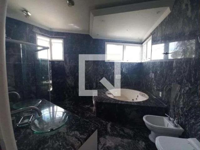 Casa / Sobrado em Condomínio para Locação em Taubaté/SP Esplanada Independência 3 Quartos