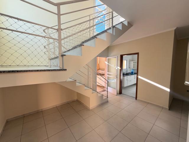 Casa / Sobrado em Condomínio para Locação em Taubaté/SP Jardim Oasis 4 Quartos