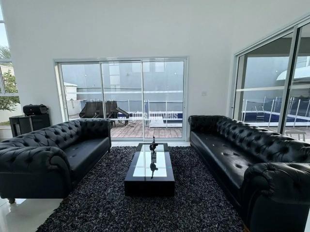 Casa / Sobrado em Condomínio para Locação em Taubaté/SP Jardim das Nações 5 Quartos