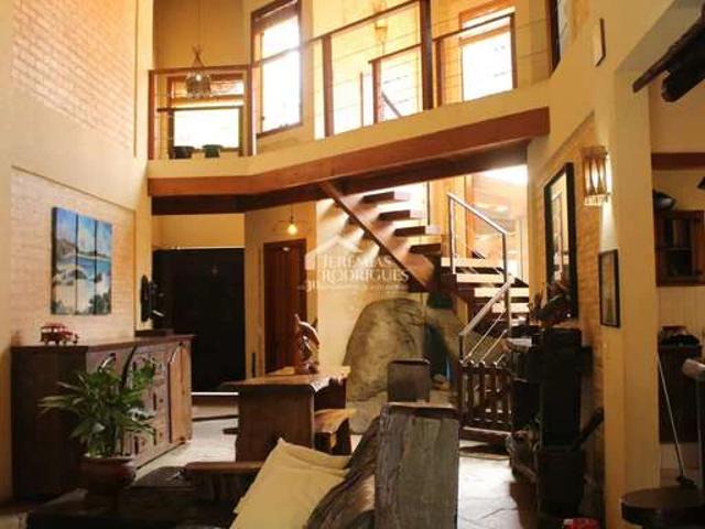 Casa / Sobrado em Condomínio para Locação em Taubaté/SP Jardim das Nações 5 Quartos