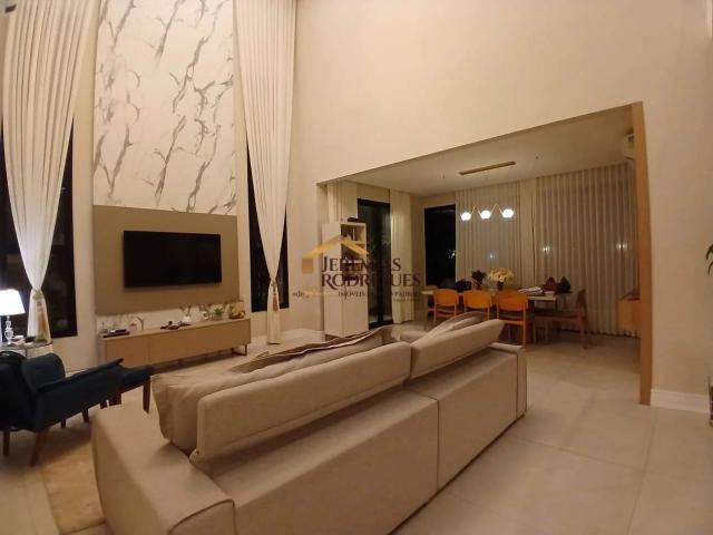 Casa / Sobrado em Condomínio para Locação em Taubaté/SP Quiririm 4 Quartos