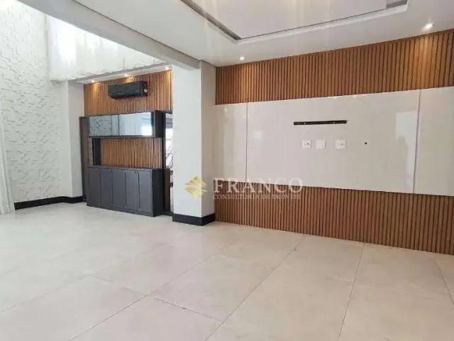 Casa / Sobrado em Condomínio para Locação em Taubaté/SP Residencial Ouroville 4 Quartos