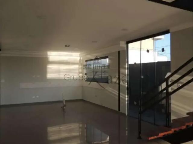 Casa / Sobrado em Condomínio para Locação em Taubaté/SP Residencial Ouroville 4 Quartos