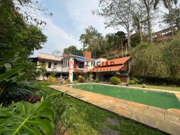 Casa / Sobrado em Condomínio para Locação em Teresópolis/RJ Parque do Imbui 5 Quartos