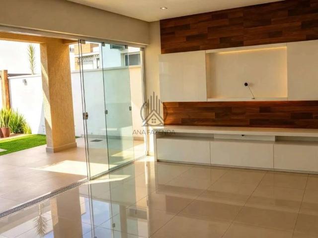 Casa / Sobrado em Condomínio para Locação em Tremembé/SP Campos do Conde 4 Quartos