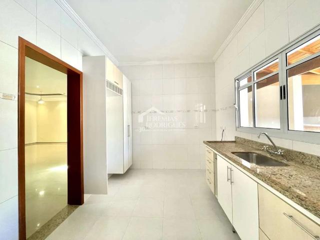 Casa / Sobrado em Condomínio para Locação em Tremembé/SP Condomínio Vale do Sol 3 Quartos