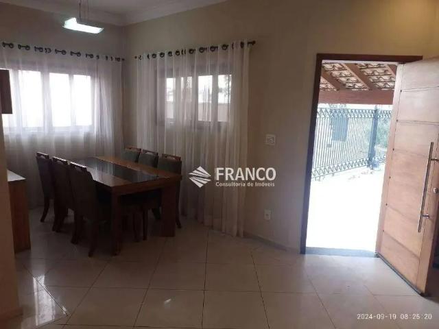 Casa / Sobrado em Condomínio para Locação em Tremembé/SP Jardim Santana 2 Quartos