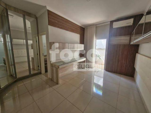 Casa / Sobrado em Condomínio para Locação em Uberlândia/MG Aclimação 3 Quartos