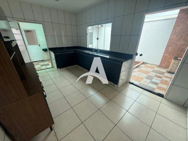 Casa / Sobrado em Condomínio para Locação em Uberlândia/MG Aclimação 2 Quartos