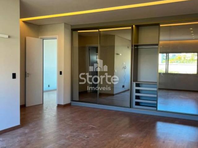 Casa / Sobrado em Condomínio para Locação em Uberlândia/MG Gávea 4 Quartos