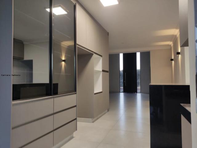 Casa / Sobrado em Condomínio para Locação em Uberlândia/MG Granja Marileusa 4 Quartos