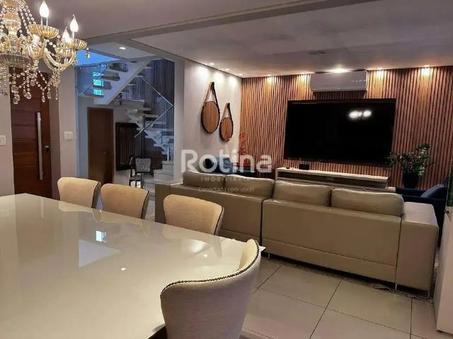 Casa / Sobrado em Condomínio para Locação em Uberlândia/MG Granja Marileusa 4 Quartos