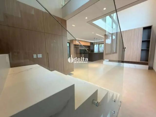 Casa / Sobrado em Condomínio para Locação em Uberlândia/MG Granja Marileusa 3 Quartos