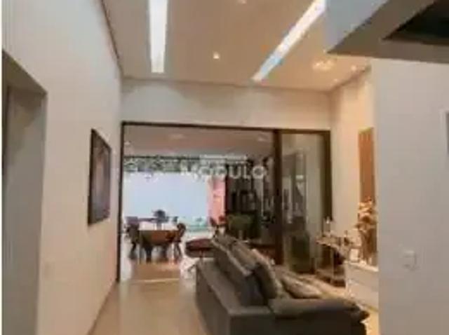 Casa / Sobrado em Condomínio para Locação em Uberlândia/MG Granja Marileusa 3 Quartos